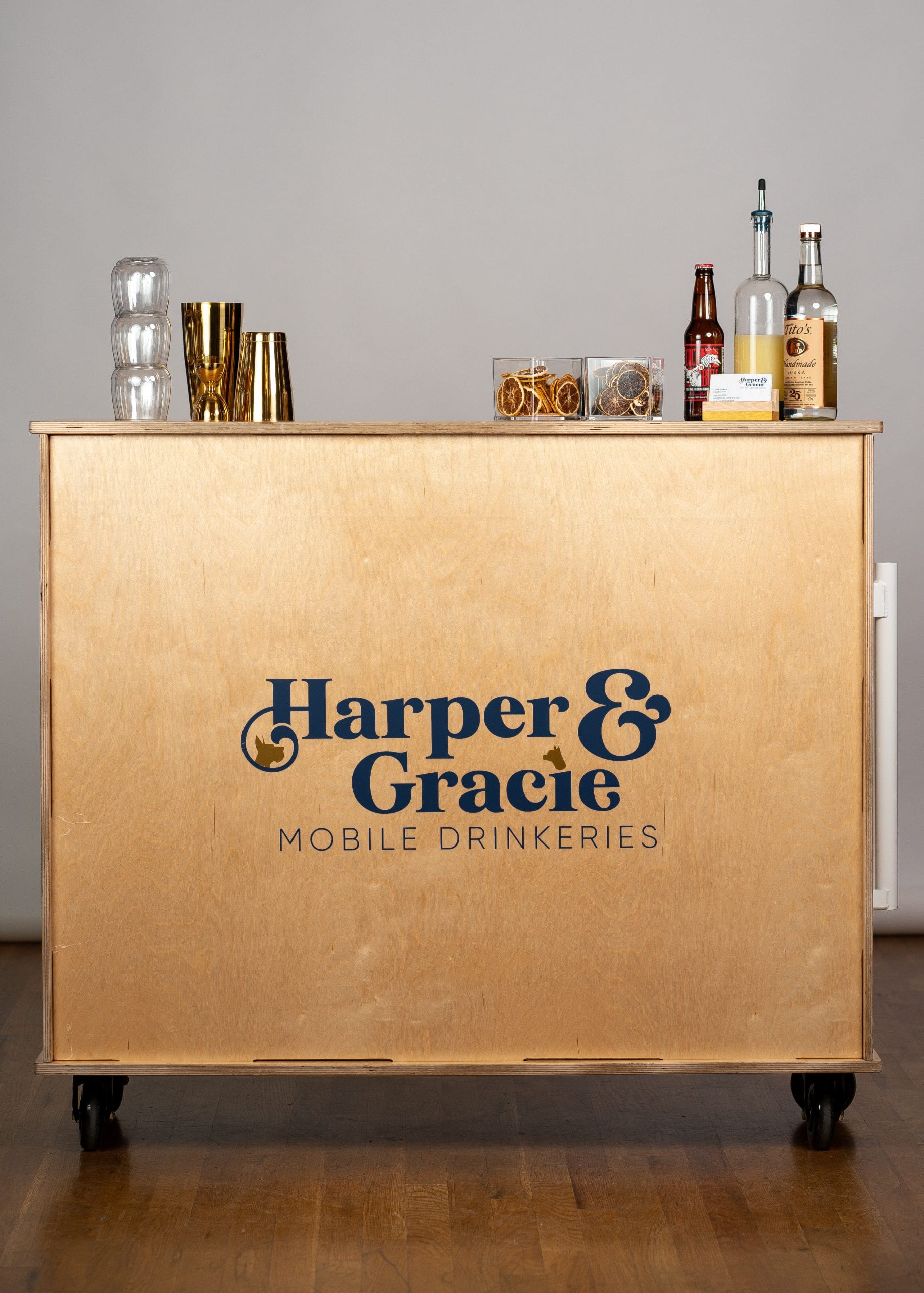 Harper and Gracie Mobile Drinkeries Wedding Bartenders Mobile Bar-min