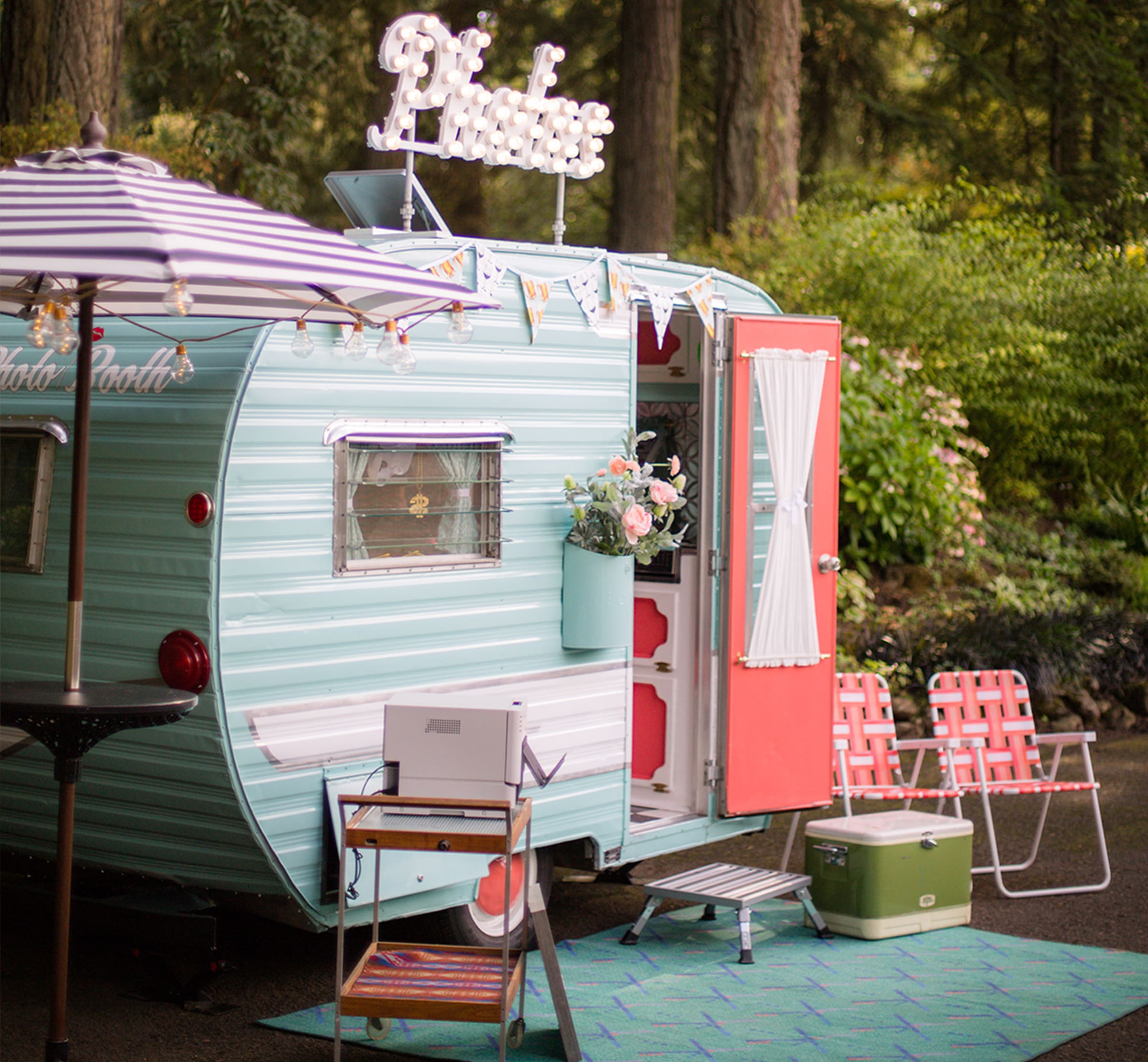 3 Birds Caravan - Mobile Bridal Suite - Bride and Bridal Party Drinks-min