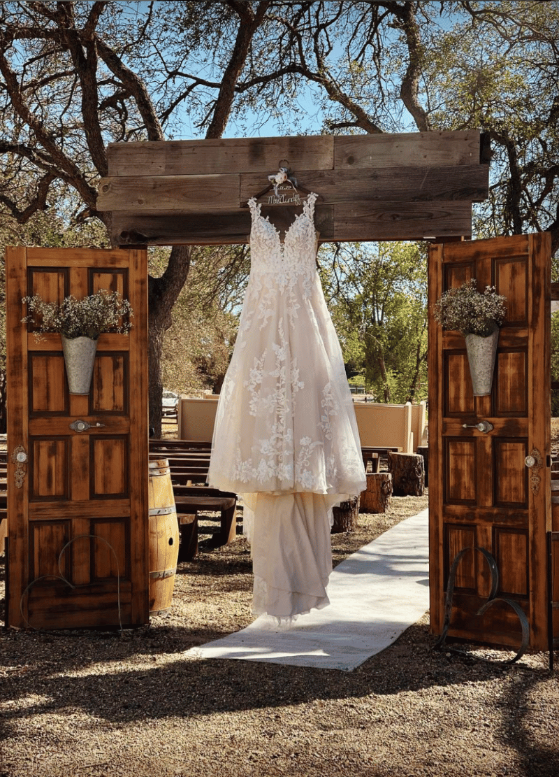 Daisy + Sun Events PNW Weddings Wedding Dress By Barn Door Ceremony Enterence Wedding Planner (800 × 1111 px)-min 3 Birds Caravan - Mobile Bridal Suite - Bride and Bridal Party Drinks-min