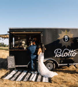 3 Birds Caravan - Mobile Bridal Suite - Bride Getting Ready-min