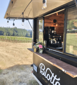 3 Birds Caravan - Mobile Bridal Suite - Oregon-min