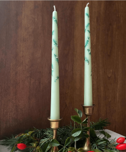 Starlight Candles - PNW Weddings - Candles Tablescapes - Garden Oregon Washington Idaho - Christmas Wreath Pine Mint Green Pillar Candle Wick Votive Cranberries Hand Painted-min