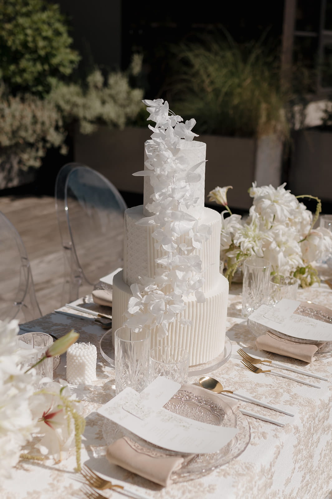 little banana bakery-pnw weddings-classic white wedding cake portland